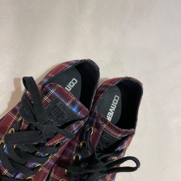 Converse Women’s Chuck Taylor All Star Burgundy and Black Plaid Low Tops - Sz 7 - Picture 5 of 13
